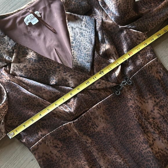 Velvet by Graham & Spencer Leopard print Blouse Cruise Wear, Resort Wear - Picture 6 of 6